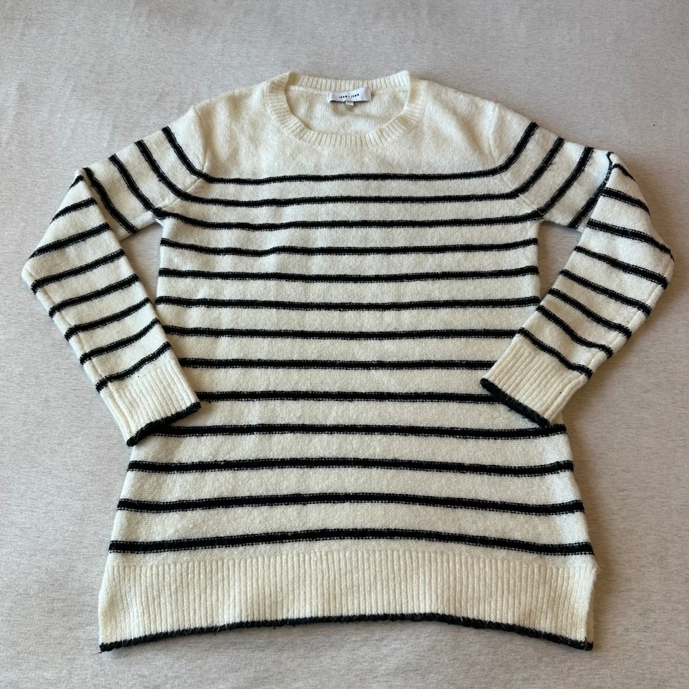 John + Jenn Striped Crewneck Sweater Womens XS Ivory‎ Black Fuzzy Knit Pullover